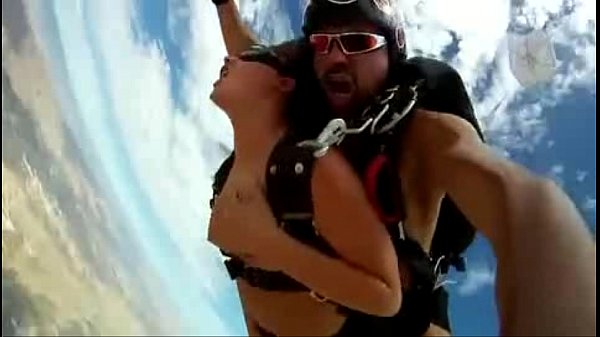 Vid Os De Sexe Devinette Saut En Parachute Et Films Porno Yrporno Com