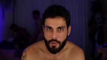 Acteur Porno Gay Tatouer Cheveux