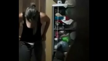 Arrachage De Vêtements De Femmes Vidéo Porno
