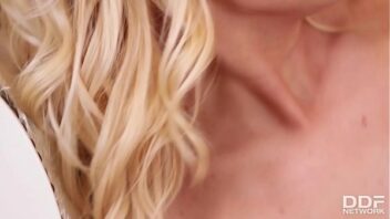 Babes Blonds Porn