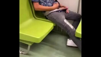 Gay Amateur Voyeur Touche Metro Public Porno