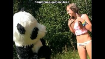 Kuma Panda Fuck sentando a vara Porn Games