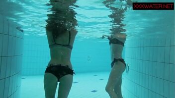 Lesbian Swimming Underwater Pool Porn