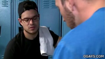Young Gay caliente To Have Sex In Changing Room Porn
